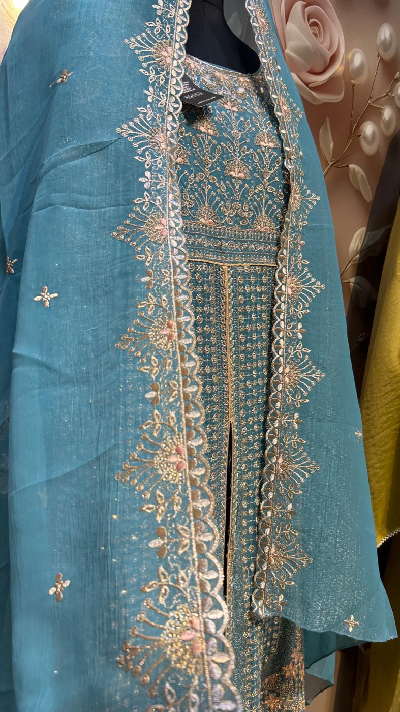 Noor Mahal look